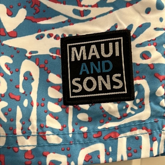 Maui and Sons swim pool shorts - Picture 2 of 7